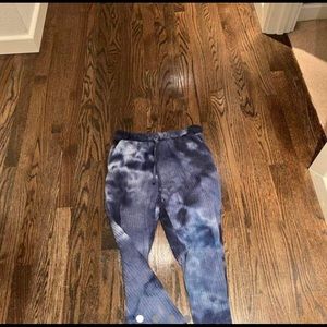 super cute blue tie dye nordstrom’s womens joggers!